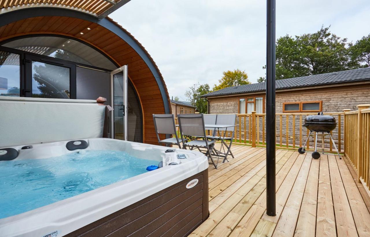 Braidhaugh Holiday Lodge And Glamping Park Кріфф Екстер'єр фото